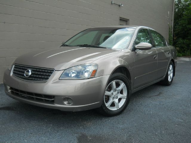 2005 Nissan Altima Pickupslt Quad Cab SWB 4WD 4x4 Truck