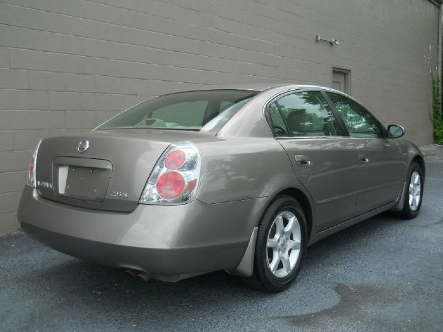 2005 Nissan Altima Pickupslt Quad Cab SWB 4WD 4x4 Truck