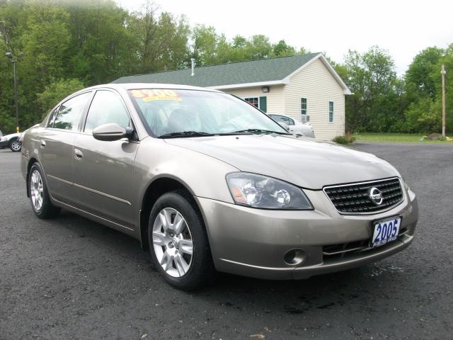 2005 Nissan Altima Pickupslt Quad Cab SWB 4WD 4x4 Truck