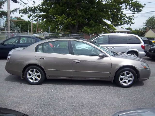 2005 Nissan Altima Pickupslt Quad Cab SWB 4WD 4x4 Truck