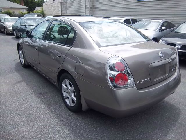 2005 Nissan Altima Pickupslt Quad Cab SWB 4WD 4x4 Truck