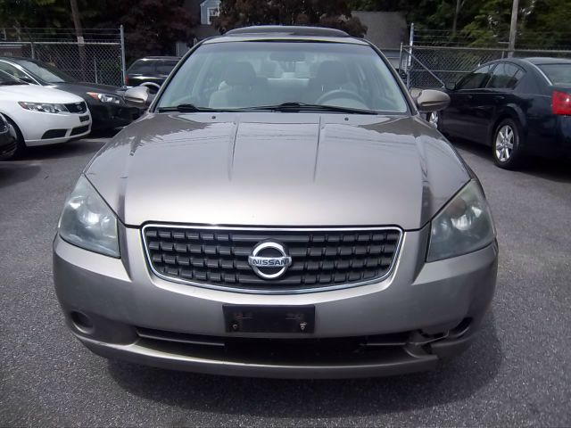 2005 Nissan Altima Pickupslt Quad Cab SWB 4WD 4x4 Truck