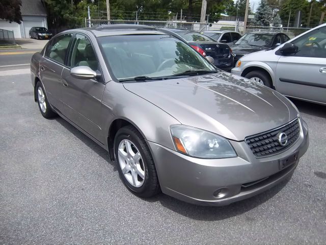 2005 Nissan Altima Pickupslt Quad Cab SWB 4WD 4x4 Truck