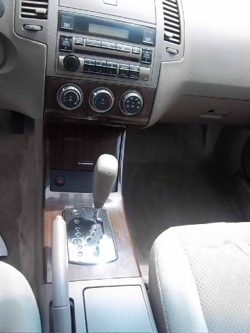 2005 Nissan Altima Pickupslt Quad Cab SWB 4WD 4x4 Truck