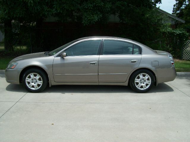 2005 Nissan Altima Pickupslt Quad Cab SWB 4WD 4x4 Truck