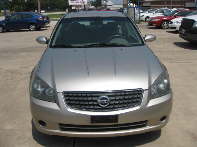 2005 Nissan Altima Pickupslt Quad Cab SWB 4WD 4x4 Truck