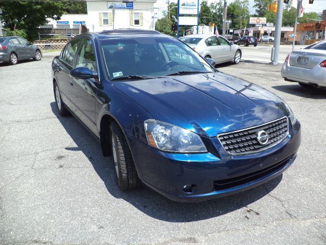 2005 Nissan Altima Pickupslt Quad Cab SWB 4WD 4x4 Truck