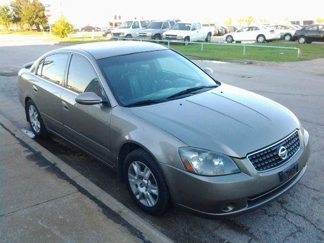 2005 Nissan Altima SLT Quad Cab 2WD