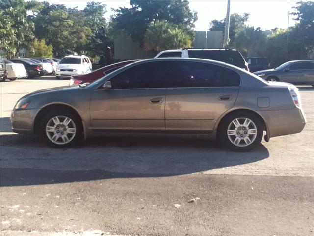 2005 Nissan Altima Pickupslt Quad Cab SWB 4WD 4x4 Truck