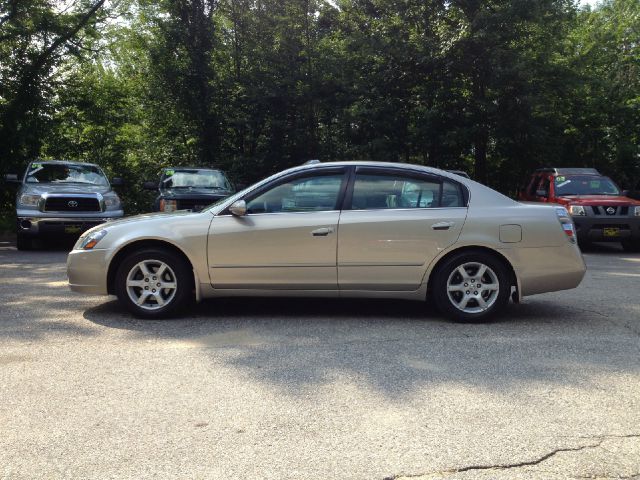 2005 Nissan Altima Pickupslt Quad Cab SWB 4WD 4x4 Truck