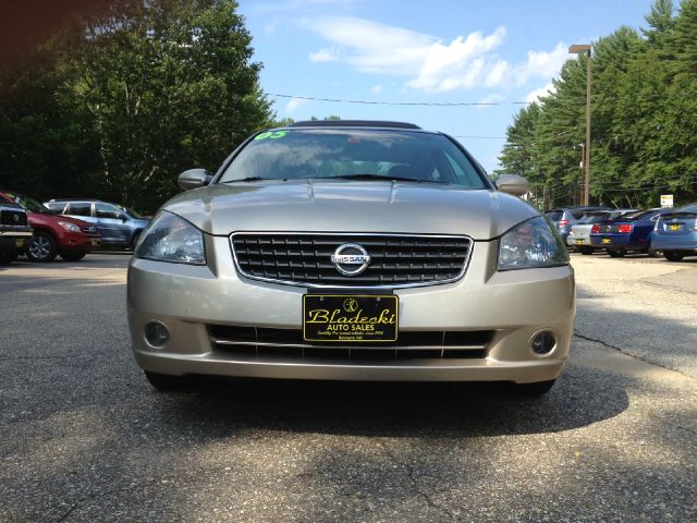 2005 Nissan Altima Pickupslt Quad Cab SWB 4WD 4x4 Truck