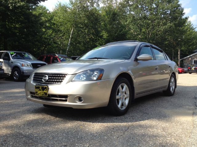 2005 Nissan Altima Pickupslt Quad Cab SWB 4WD 4x4 Truck