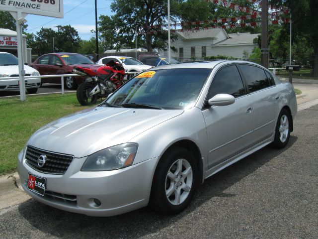 2005 Nissan Altima Pickupslt Quad Cab SWB 4WD 4x4 Truck