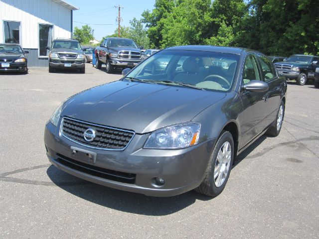 2005 Nissan Altima Pickupslt Quad Cab SWB 4WD 4x4 Truck