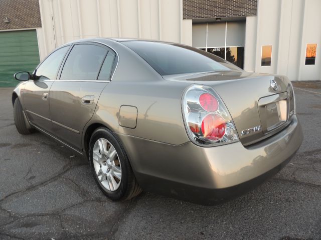 2005 Nissan Altima Pickupslt Quad Cab SWB 4WD 4x4 Truck