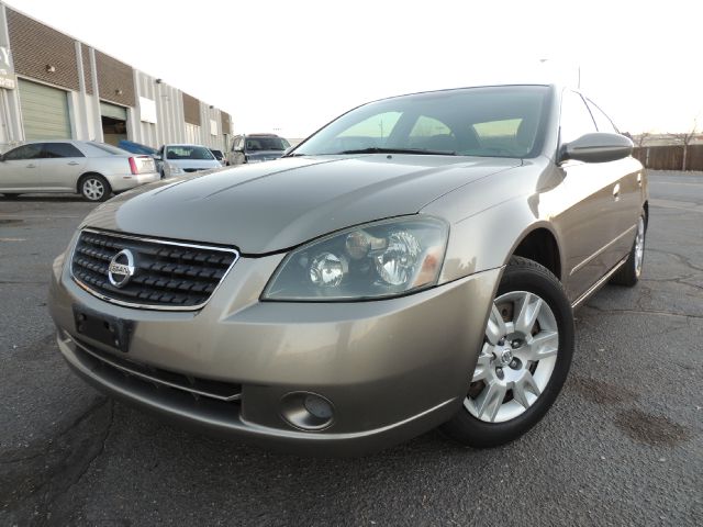 2005 Nissan Altima Pickupslt Quad Cab SWB 4WD 4x4 Truck