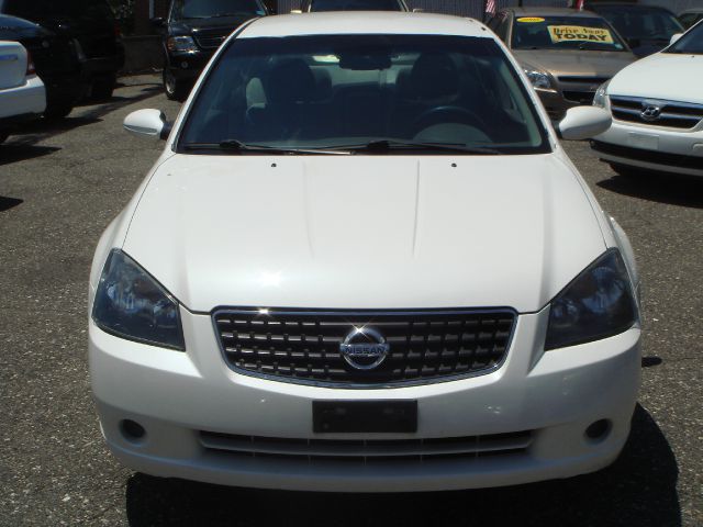 2005 Nissan Altima Pickupslt Quad Cab SWB 4WD 4x4 Truck