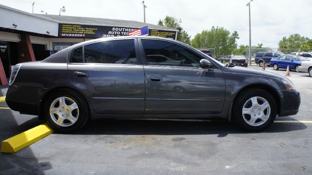 2005 Nissan Altima Pickupslt Quad Cab SWB 4WD 4x4 Truck