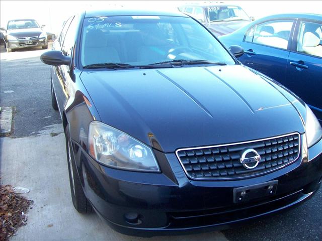 2005 Nissan Altima Pickupslt Quad Cab SWB 4WD 4x4 Truck