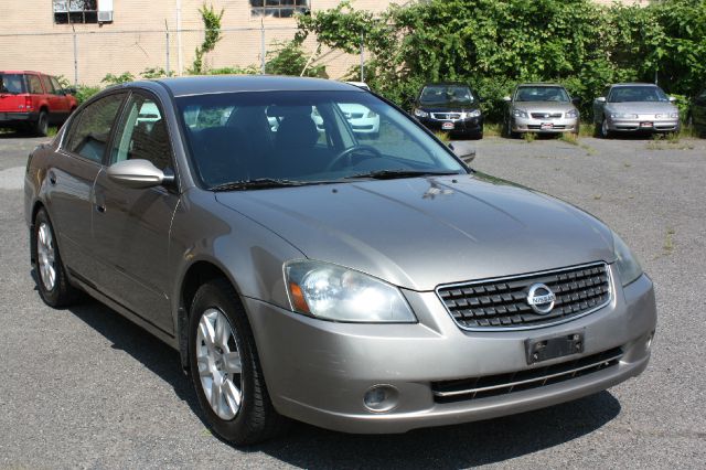 2005 Nissan Altima Pickupslt Quad Cab SWB 4WD 4x4 Truck