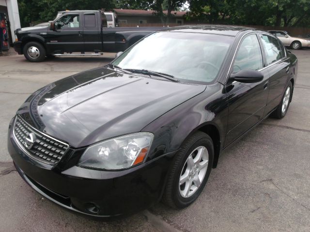 2005 Nissan Altima Pickupslt Quad Cab SWB 4WD 4x4 Truck