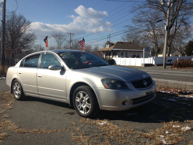 2005 Nissan Altima Pickupslt Quad Cab SWB 4WD 4x4 Truck