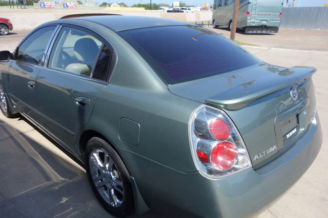 2005 Nissan Altima Crew Cab Standard Box 4-wheel Drive SLE