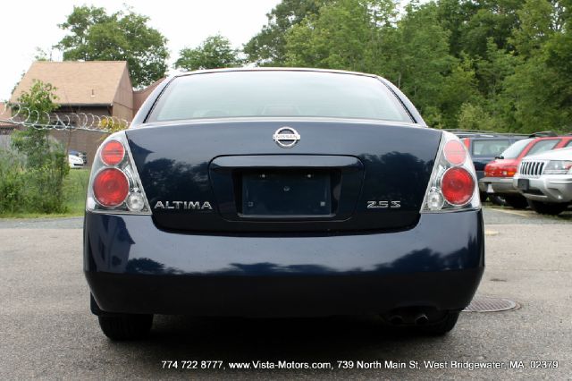 2005 Nissan Altima Pickupslt Quad Cab SWB 4WD 4x4 Truck