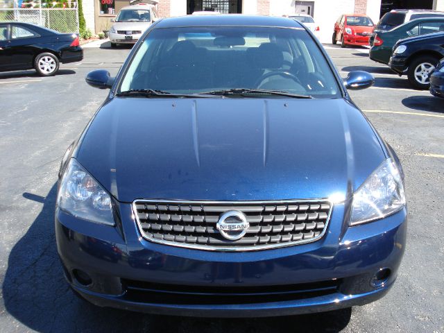 2005 Nissan Altima Pickupslt Quad Cab SWB 4WD 4x4 Truck