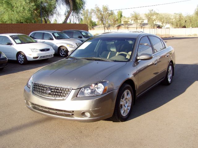 2005 Nissan Altima Pickupslt Quad Cab SWB 4WD 4x4 Truck