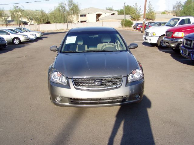 2005 Nissan Altima Pickupslt Quad Cab SWB 4WD 4x4 Truck