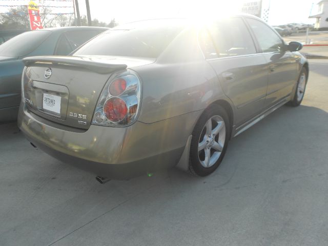 2005 Nissan Altima LE