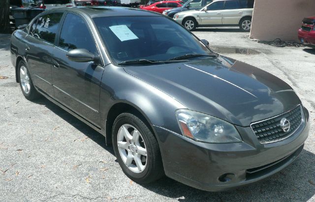 2005 Nissan Altima SLT Quad Cab 2WD