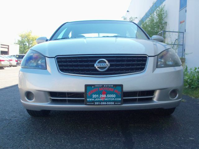 2005 Nissan Altima Pickupslt Quad Cab SWB 4WD 4x4 Truck