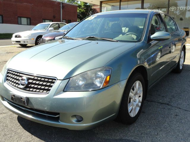 2005 Nissan Altima Pickupslt Quad Cab SWB 4WD 4x4 Truck