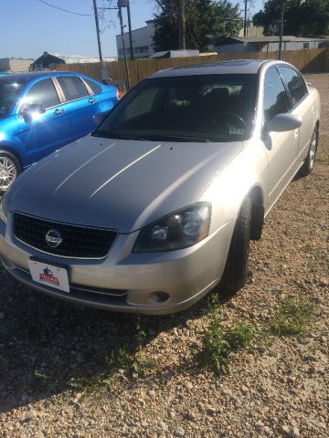 2005 Nissan Altima Pickupslt Quad Cab SWB 4WD 4x4 Truck