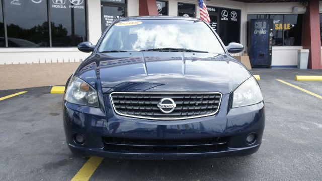 2005 Nissan Altima Pickupslt Quad Cab SWB 4WD 4x4 Truck