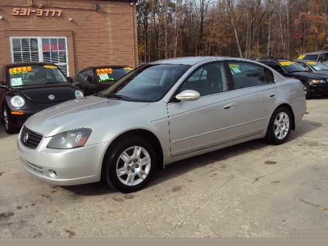 2005 Nissan Altima Pickupslt Quad Cab SWB 4WD 4x4 Truck