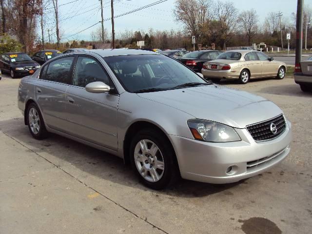 2005 Nissan Altima Pickupslt Quad Cab SWB 4WD 4x4 Truck