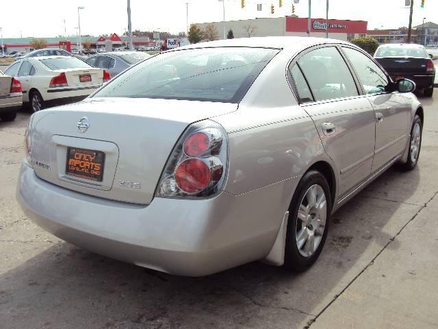 2005 Nissan Altima Pickupslt Quad Cab SWB 4WD 4x4 Truck