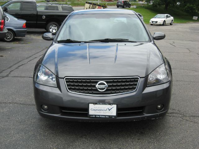 2005 Nissan Altima SLT Quad Cab 2WD