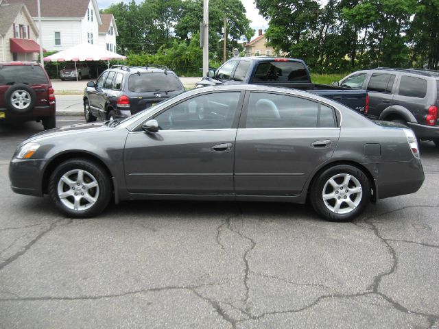 2005 Nissan Altima SLT Quad Cab 2WD