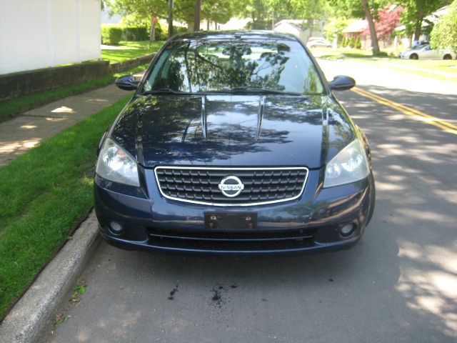 2005 Nissan Altima SLT Quad Cab 2WD