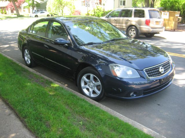 2005 Nissan Altima SLT Quad Cab 2WD