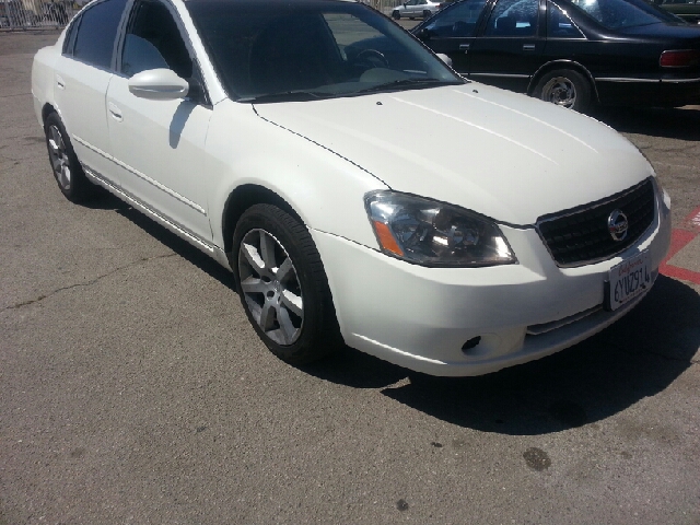 2005 Nissan Altima Pickupslt Quad Cab SWB 4WD 4x4 Truck