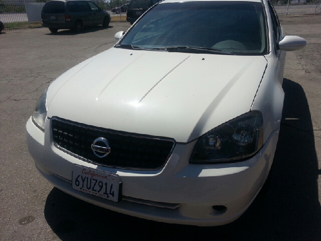 2005 Nissan Altima Pickupslt Quad Cab SWB 4WD 4x4 Truck