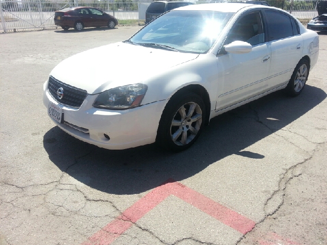 2005 Nissan Altima Pickupslt Quad Cab SWB 4WD 4x4 Truck