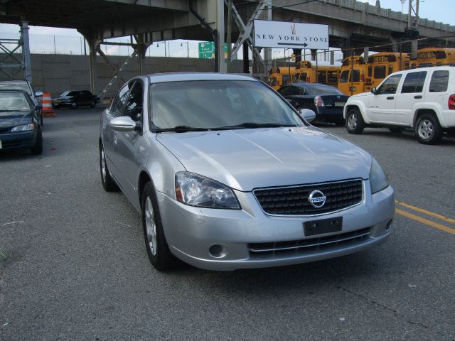 2005 Nissan Altima Pickupslt Quad Cab SWB 4WD 4x4 Truck