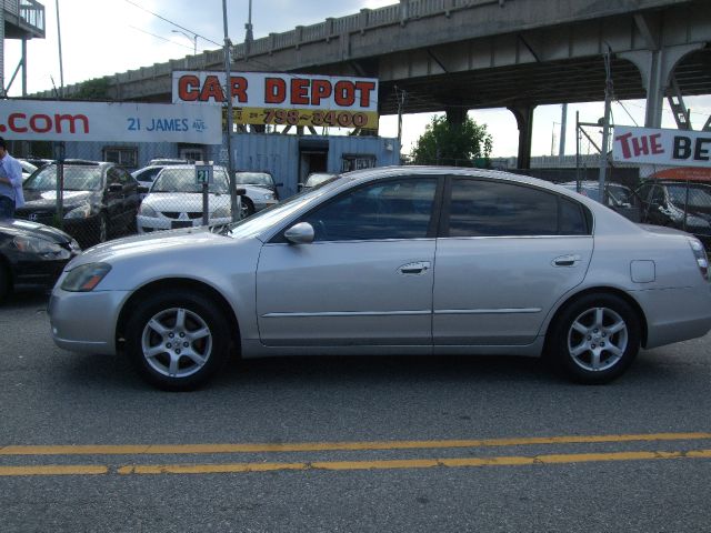 2005 Nissan Altima Pickupslt Quad Cab SWB 4WD 4x4 Truck