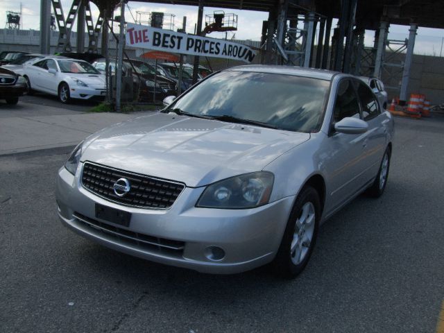 2005 Nissan Altima Pickupslt Quad Cab SWB 4WD 4x4 Truck